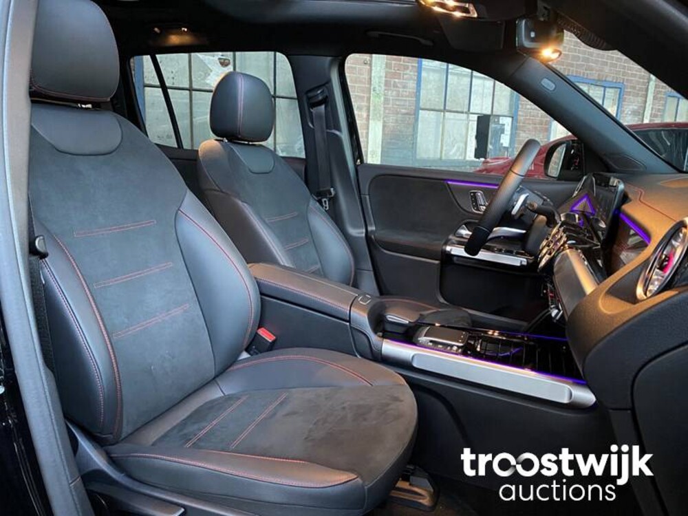 Mercedes-Benz EQB300 AMG 4Matic Auto