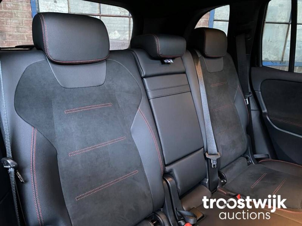 Mercedes-Benz EQB300 AMG 4Matic Auto