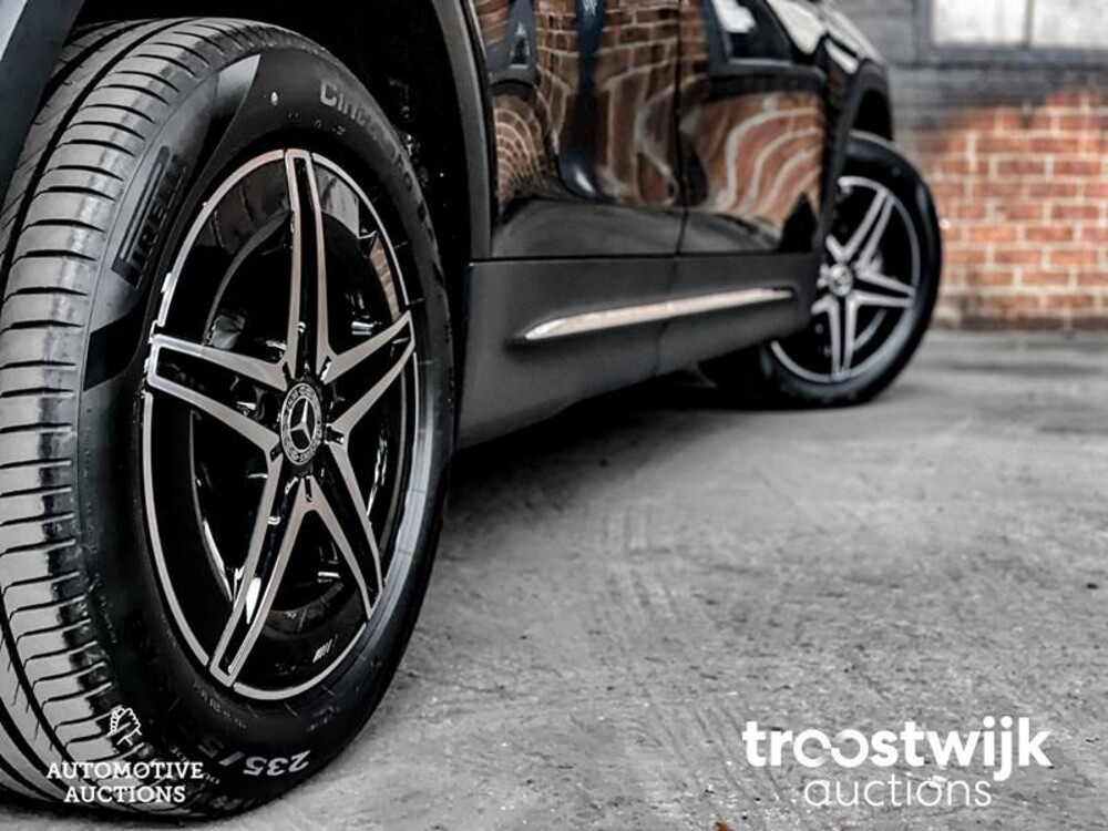 Mercedes-Benz EQB300 AMG 4Matic Auto