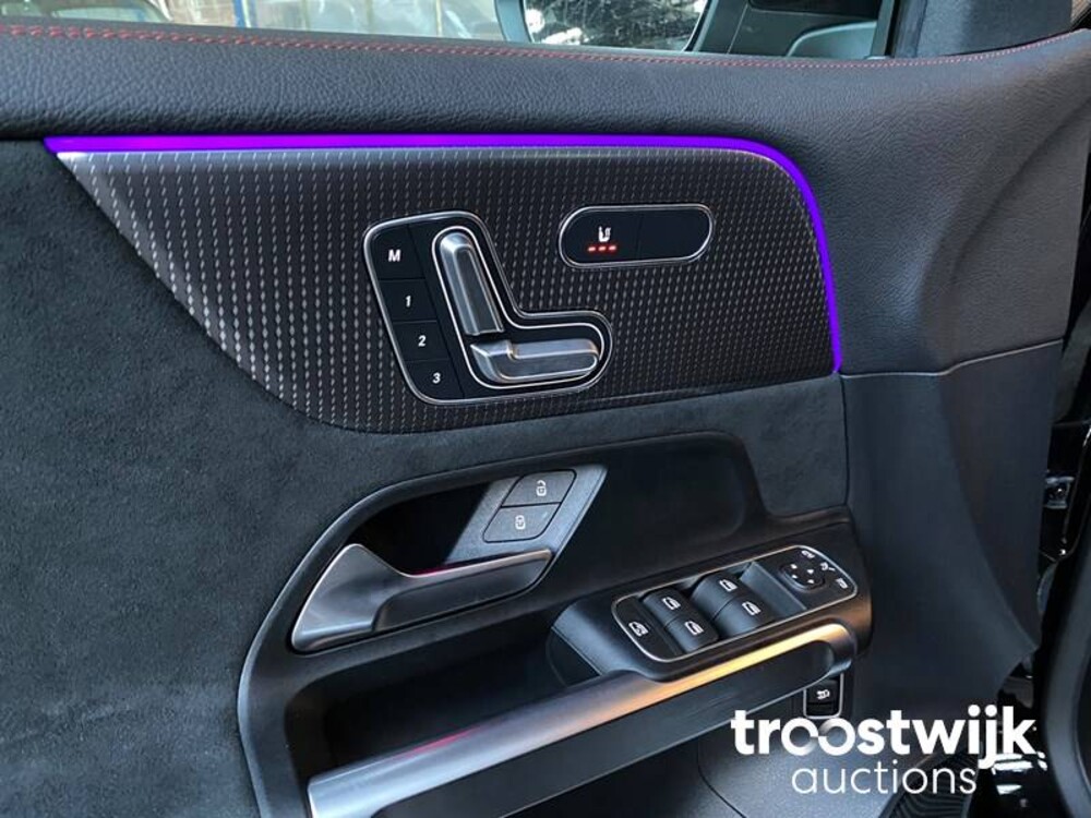 Mercedes-Benz EQB300 AMG 4Matic Auto