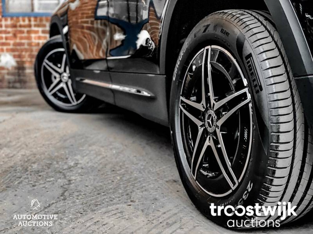 Mercedes-Benz EQB300 AMG 4Matic Auto