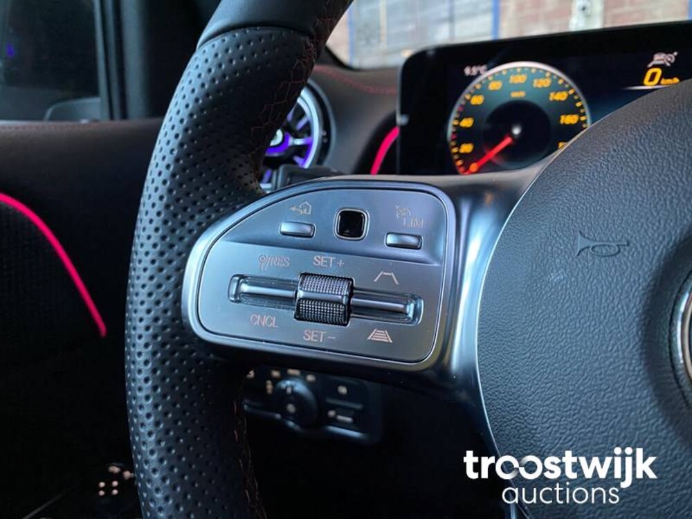 Mercedes-Benz EQB300 AMG 4Matic Auto