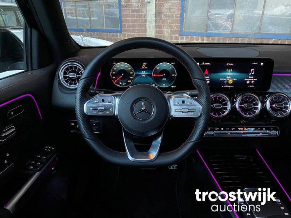 Mercedes-Benz EQB300 AMG 4Matic Auto