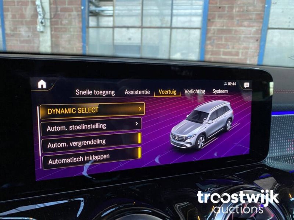 Mercedes-Benz EQB300 AMG 4Matic Auto