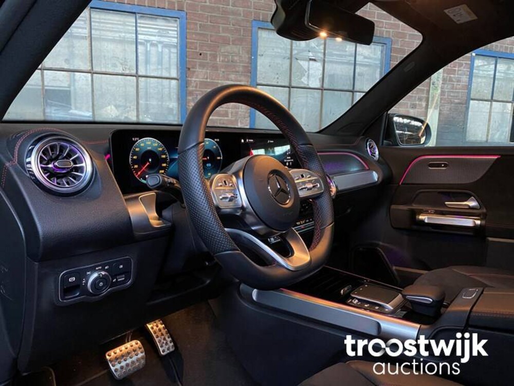 Mercedes-Benz EQB300 AMG 4Matic Auto