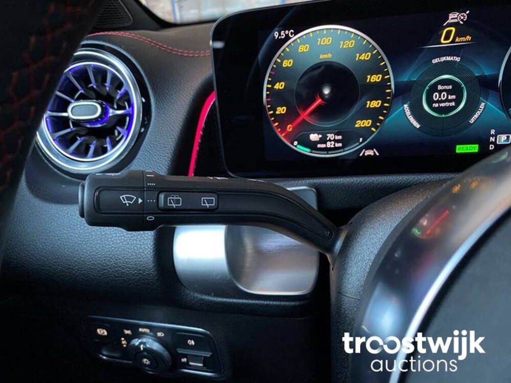 Mercedes-Benz EQB300 AMG 4Matic Auto