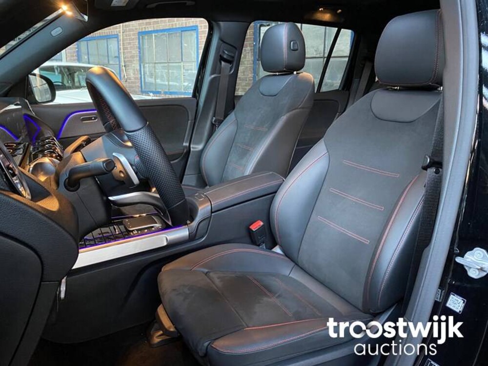 Mercedes-Benz EQB300 AMG 4Matic Auto