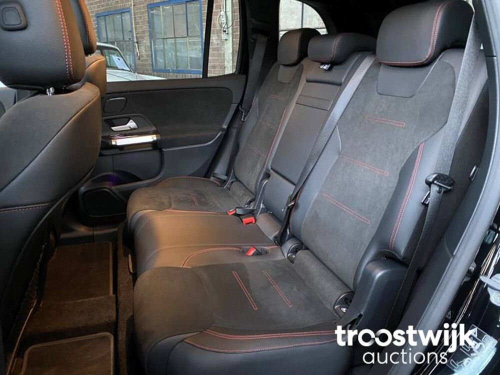 Mercedes-Benz EQB300 AMG 4Matic Auto