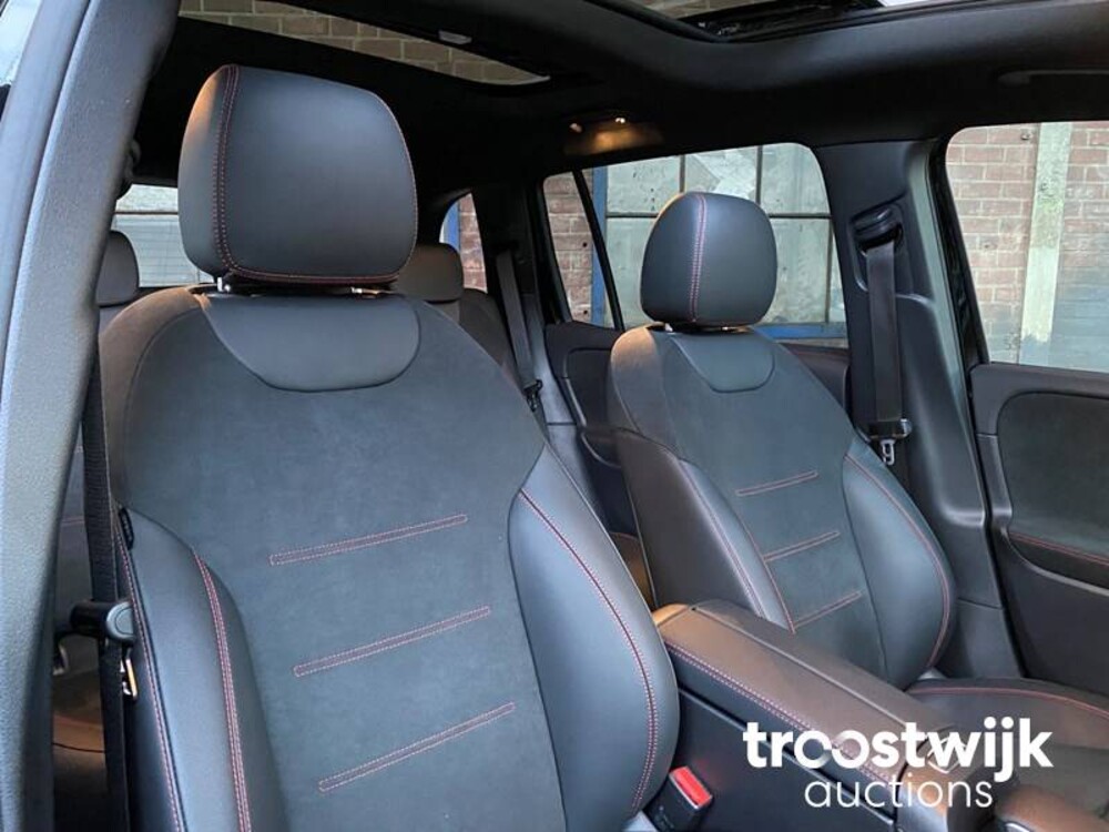 Mercedes-Benz EQB300 AMG 4Matic Auto