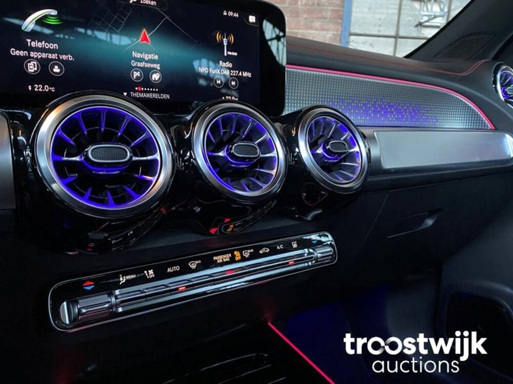 Mercedes-Benz EQB300 AMG 4Matic Auto