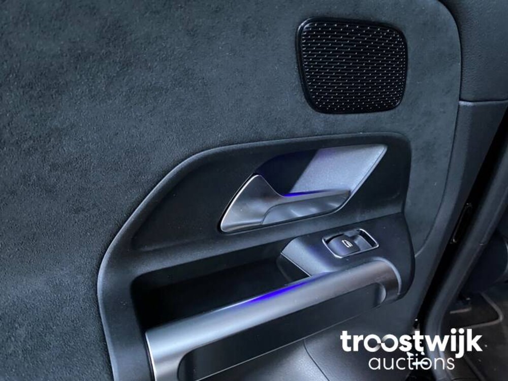 Mercedes-Benz EQB300 AMG 4Matic Auto