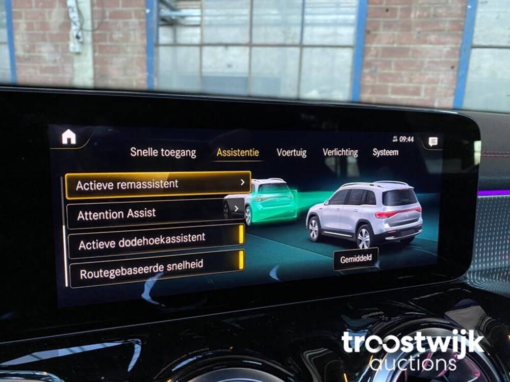 Mercedes-Benz EQB300 AMG 4Matic Auto