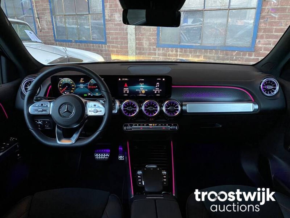 Mercedes-Benz EQB300 AMG 4Matic Auto