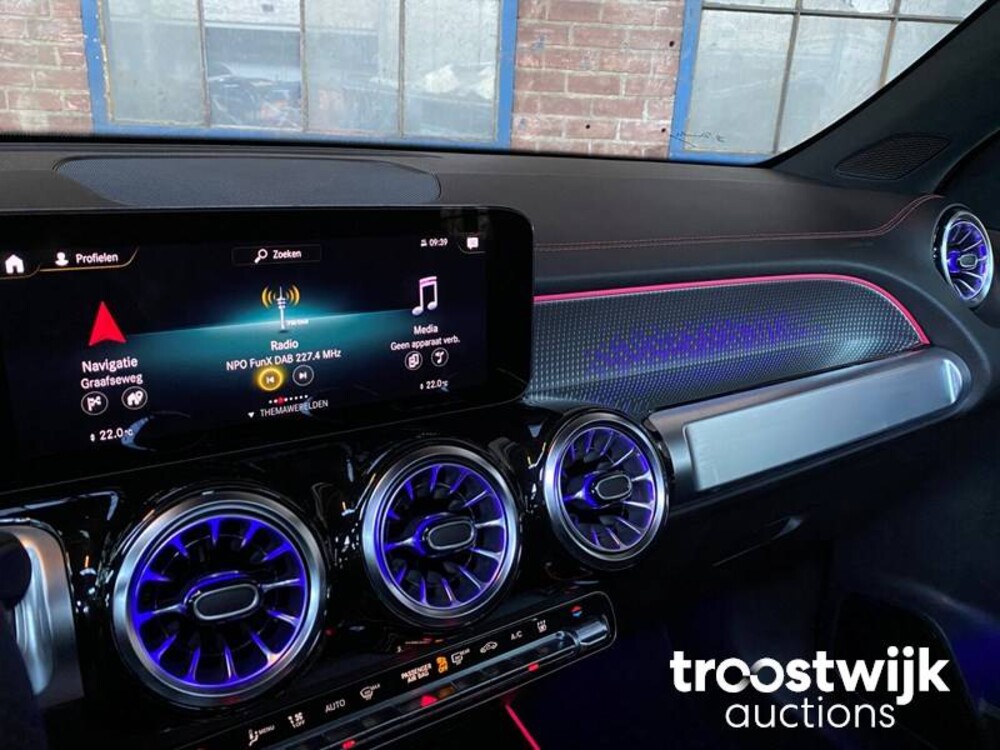 Mercedes-Benz EQB300 AMG 4Matic Auto