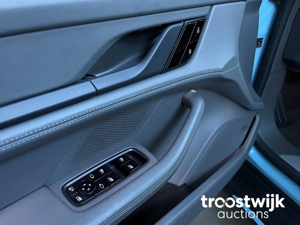 Porsche Taycan 4S Performance 84 kWh Auto