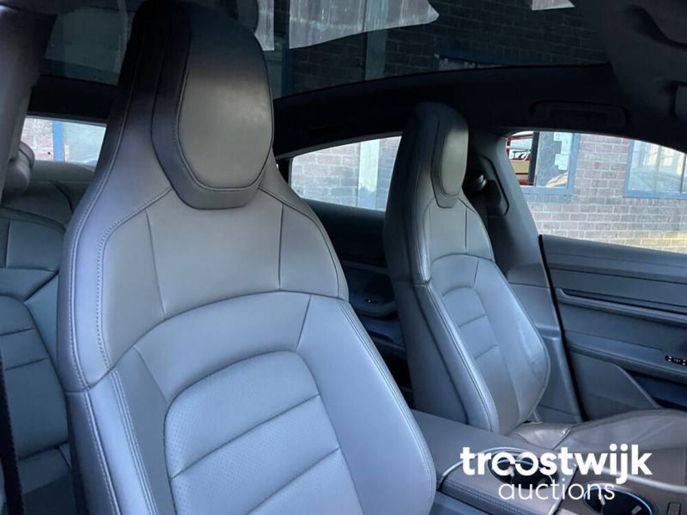 Porsche Taycan 4S Performance 84 kWh Auto