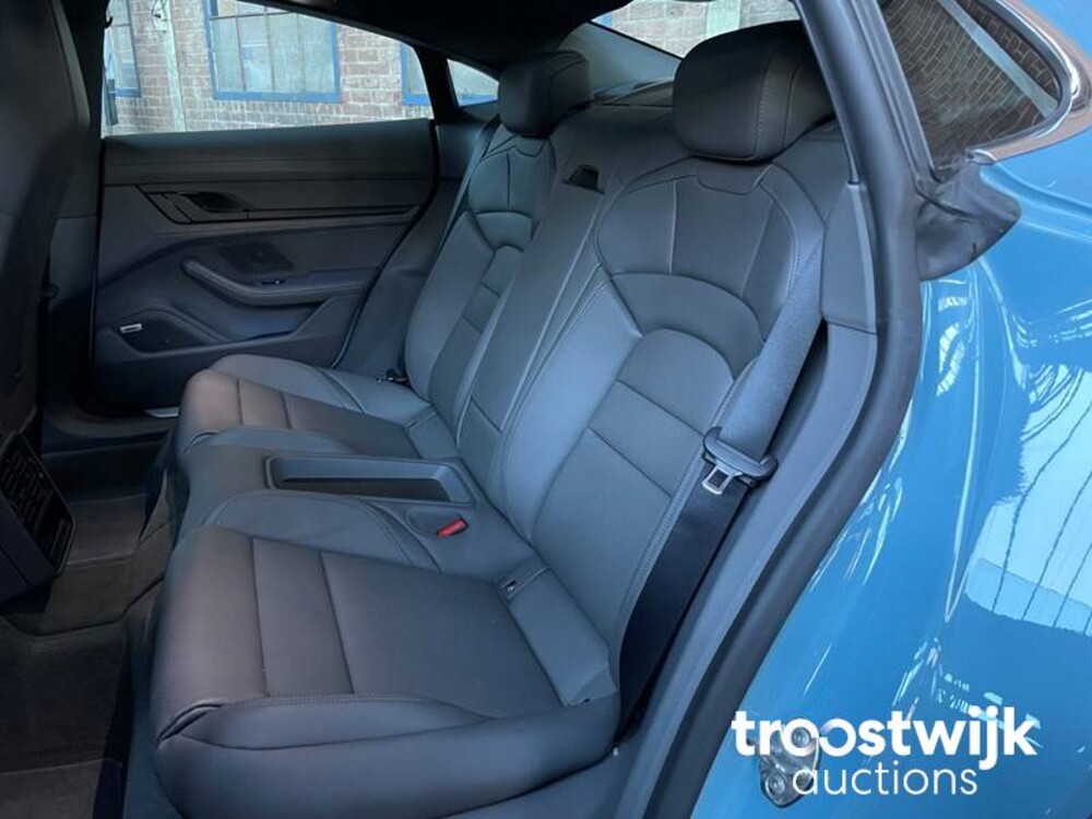 Porsche Taycan 4S Performance 84 kWh Auto