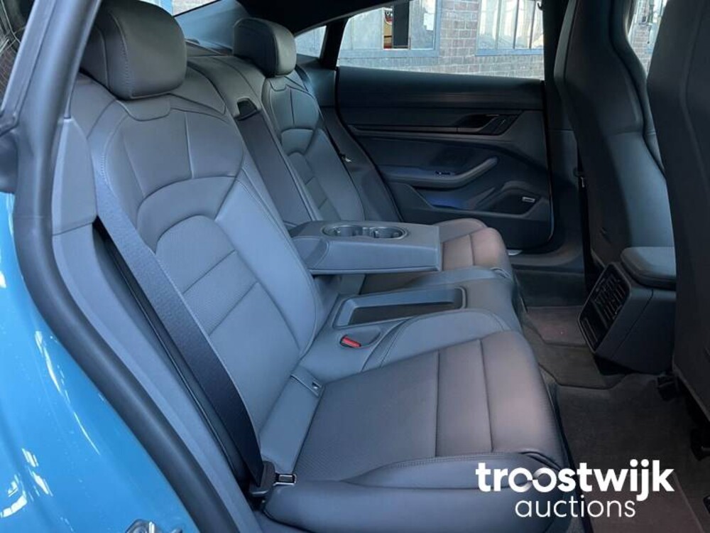 Porsche Taycan 4S Performance 84 kWh Auto