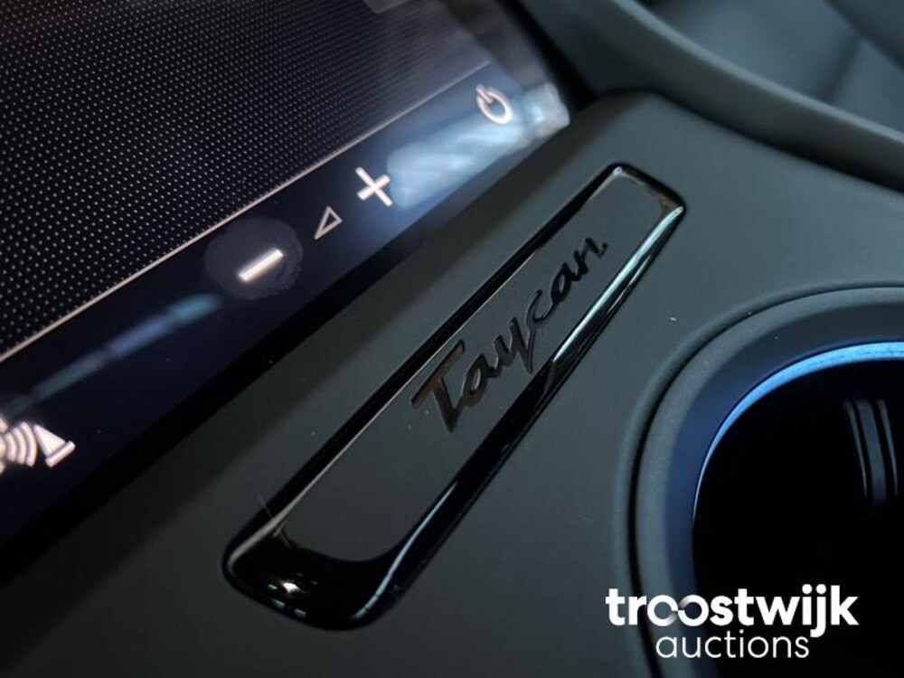 Porsche Taycan 4S Performance 84 kWh Auto