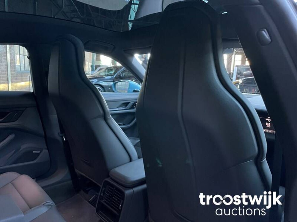 Porsche Taycan 4S Performance 84 kWh Auto