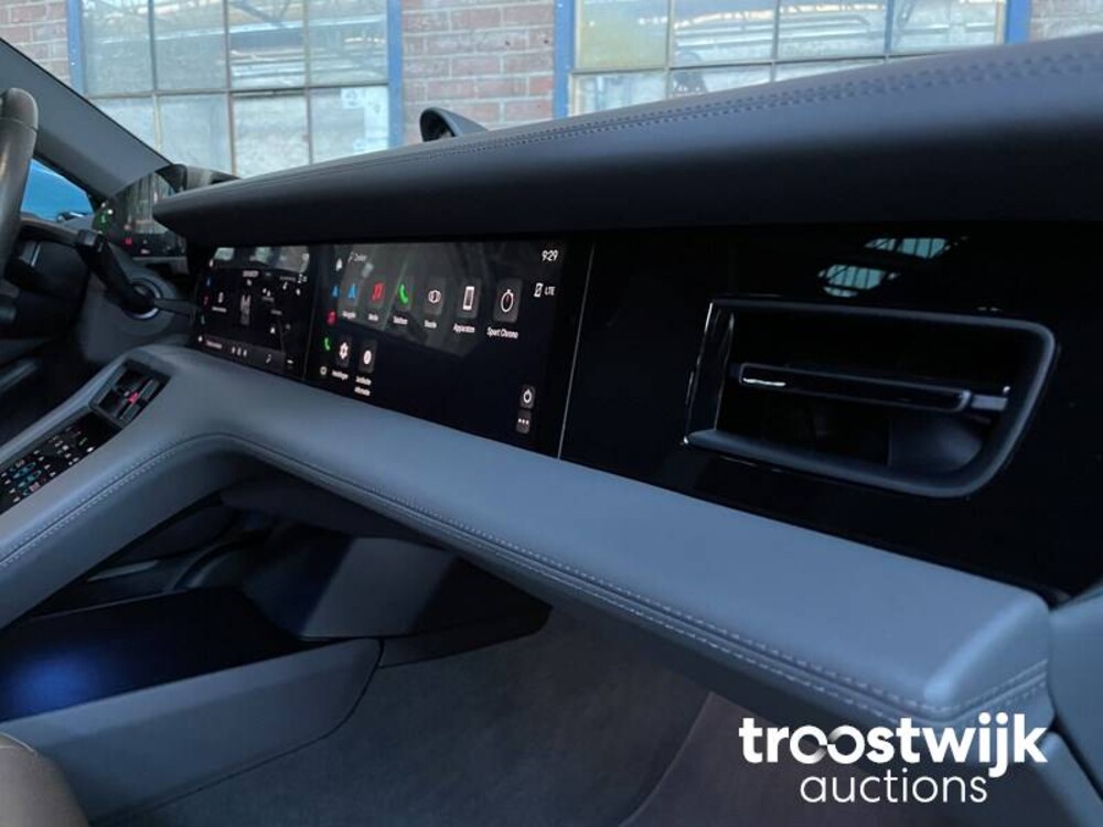 Porsche Taycan 4S Performance 84 kWh Auto