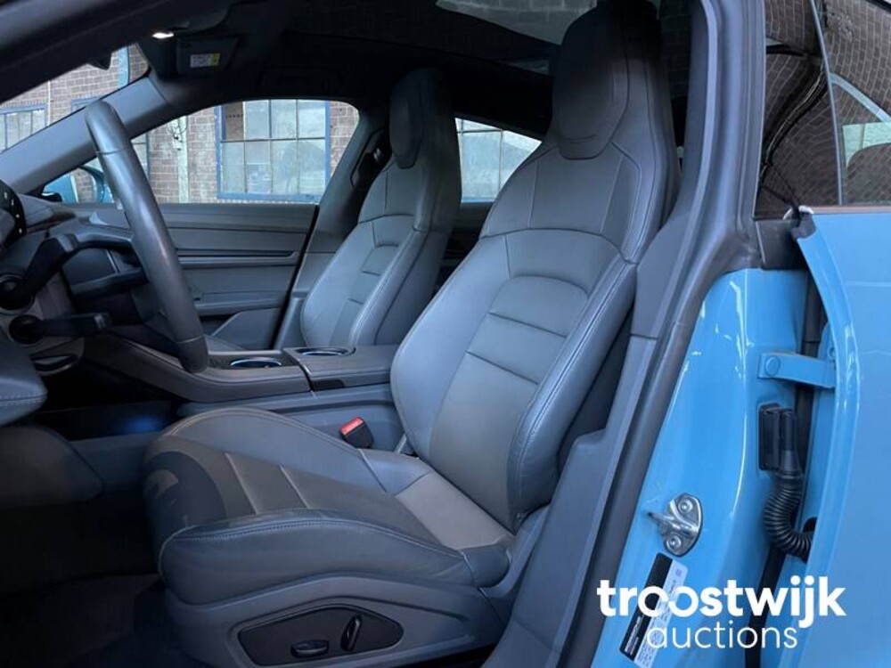 Porsche Taycan 4S Performance 84 kWh Auto