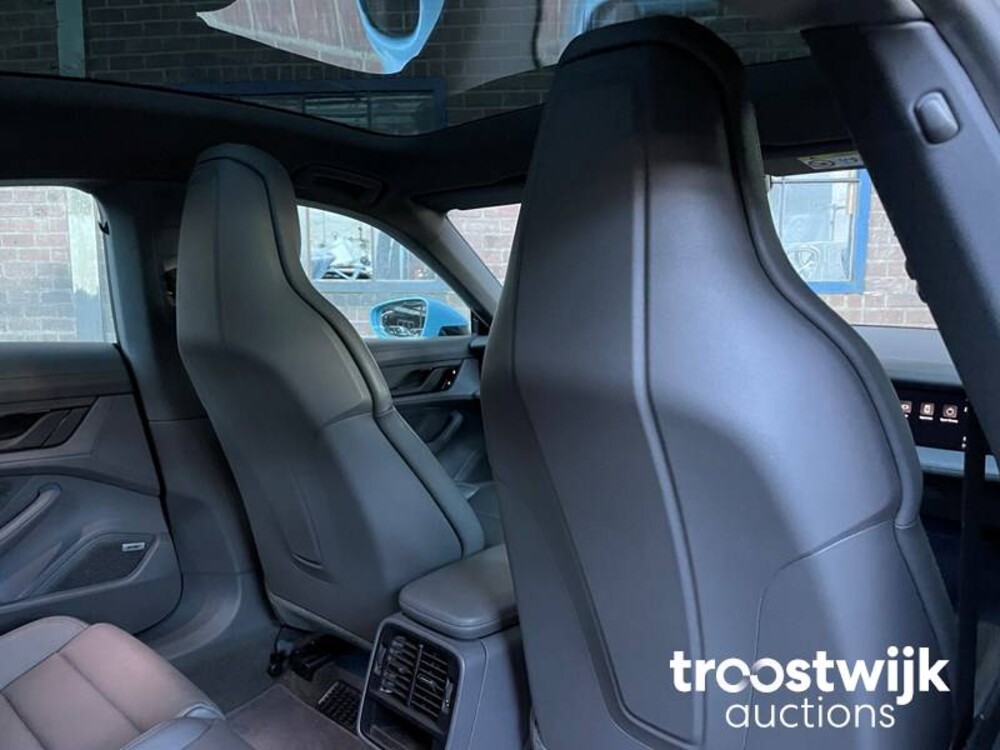 Porsche Taycan 4S Performance 84 kWh Auto