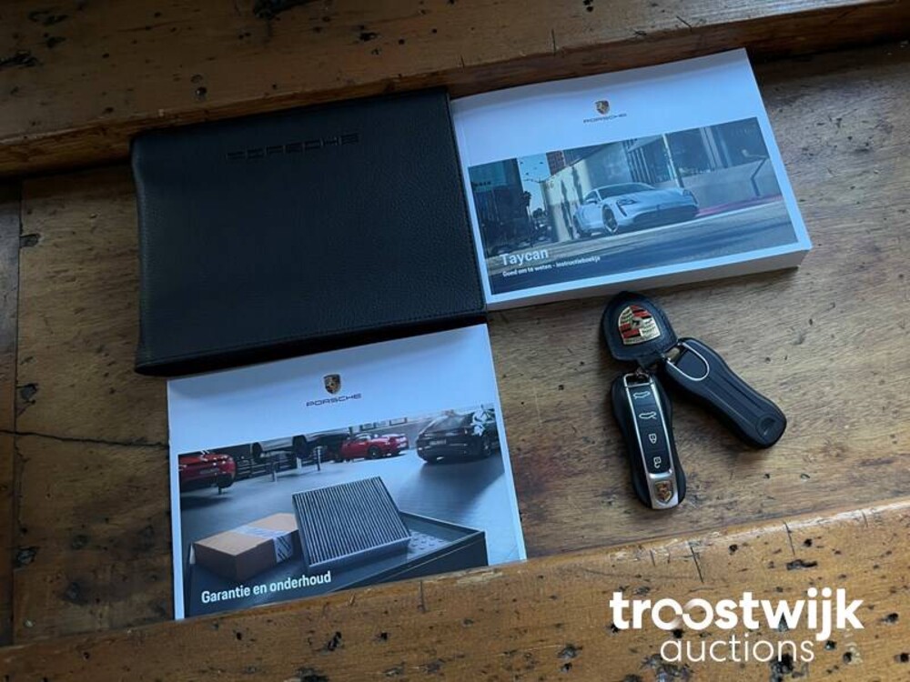Porsche Taycan 4S Performance 84 kWh Auto