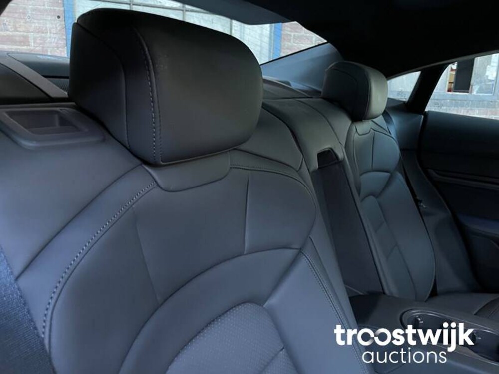 Porsche Taycan 4S Performance 84 kWh Auto