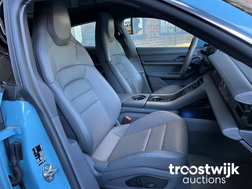 Porsche Taycan 4S Performance 84 kWh Auto