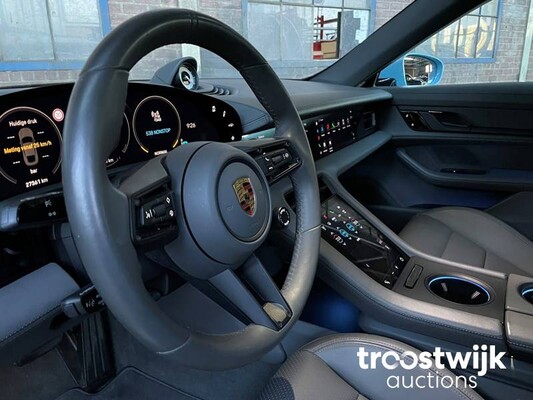 Porsche Taycan 4S Performance 84 kWh Car