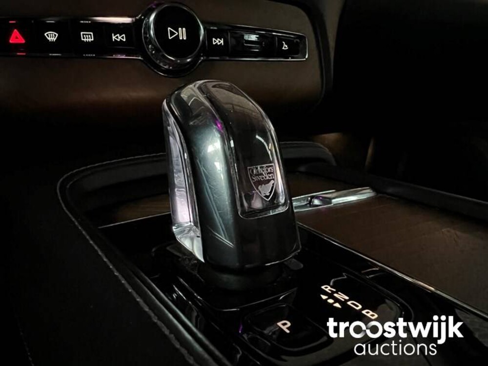 Volvo XC90 2.0 T8 Twin Engine 320pk 2015 7-Persoon -Org. NL-, HS-691-B