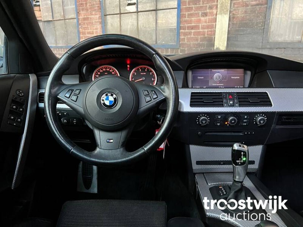 BMW 530i M-Sport E60 231pk 2004 5-serie Auto