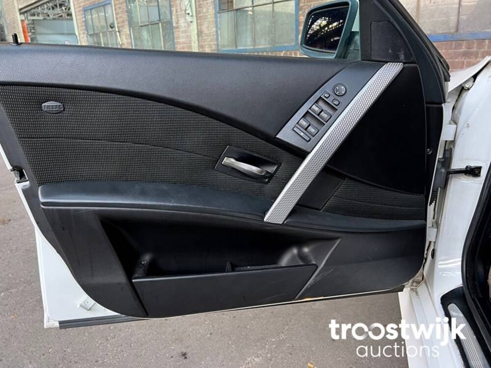 BMW 530i M-Sport E60 231pk 2004 5-serie Auto
