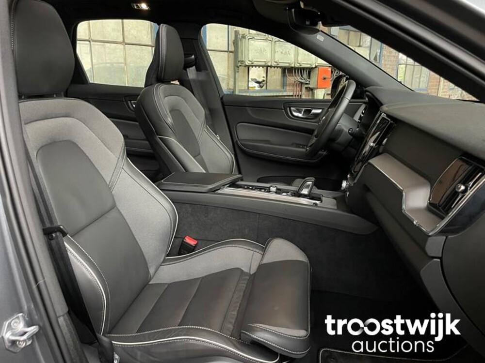 Volvo XC60 T8 R-Design Recharge 389pk 2021 -Fabrieksgarantie-