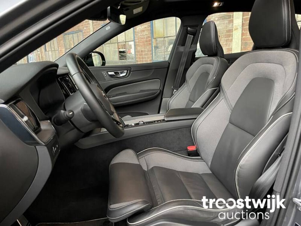 Volvo XC60 T8 R-Design Recharge 389pk 2021 -Fabrieksgarantie-