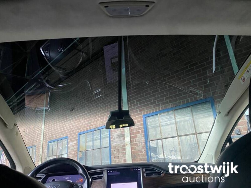 Tesla Model X 90D Base Auto