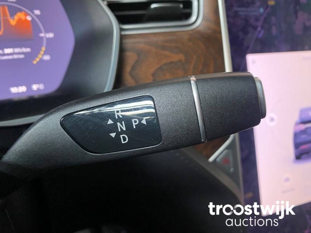 Tesla Model X 90D Base Auto