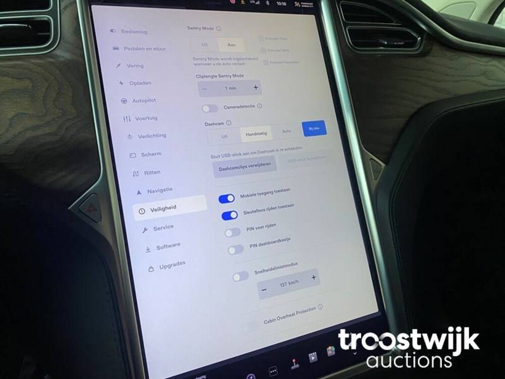 Tesla Model X 90D Base Auto