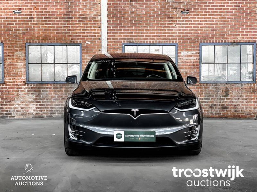Tesla Model X 90D Base Auto