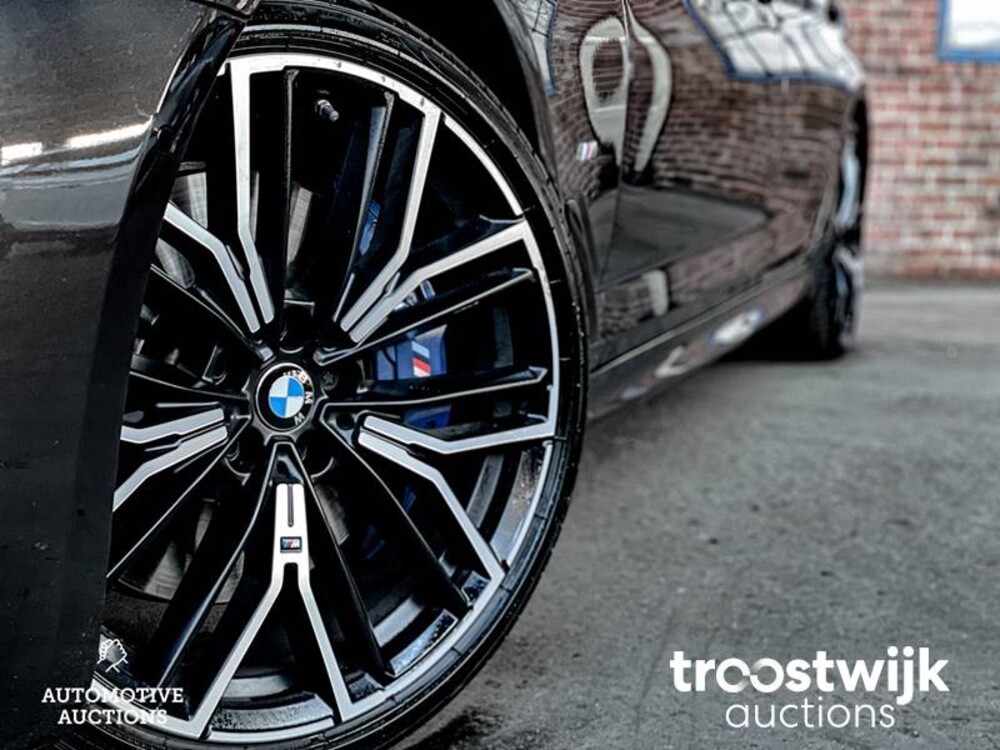 BMW 530d M-Pakket High Executive 5-serie -Orig. NL- Facelift 286pk 2021, K-747-SL -Fabrieksgarantie-