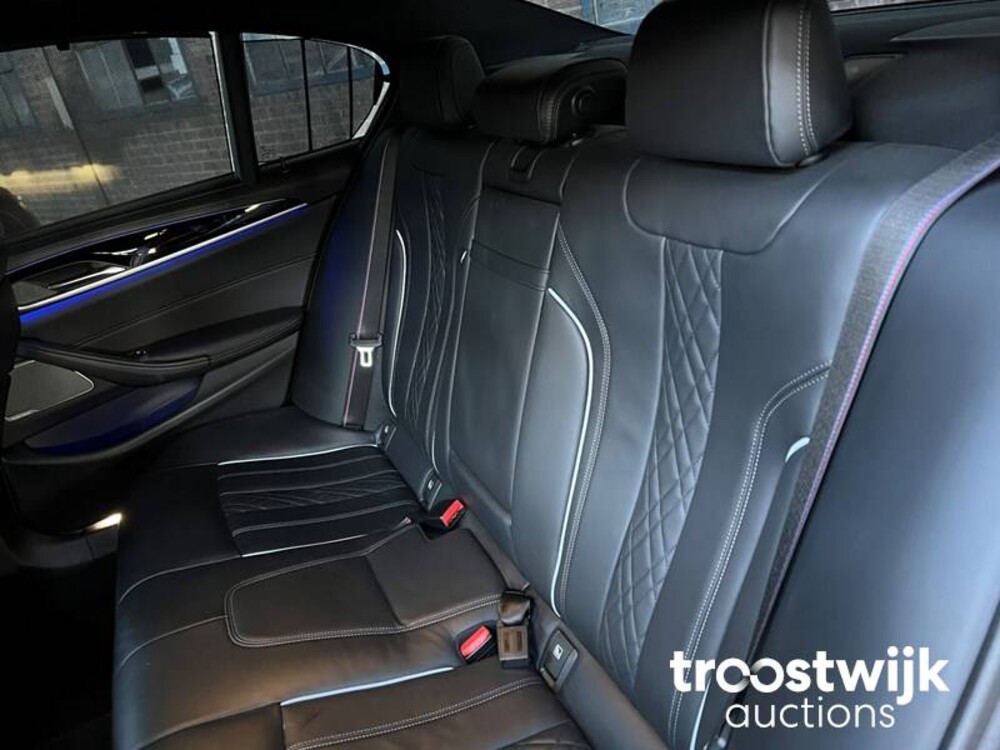 BMW 530d M-Pakket High Executive 5-serie -Orig. NL- Facelift 286pk 2021, K-747-SL -Fabrieksgarantie-