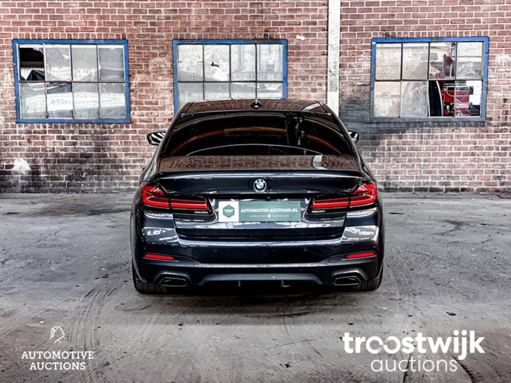 BMW 530d M-Pakket High Executive 5-serie -Orig. NL- Facelift 286pk 2021, K-747-SL -Fabrieksgarantie-