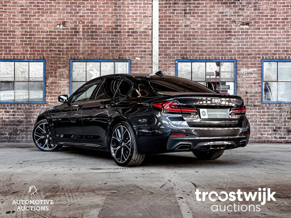 BMW 530d M-Pakket High Executive 5-serie -Orig. NL- Facelift 286pk 2021, K-747-SL -Fabrieksgarantie-