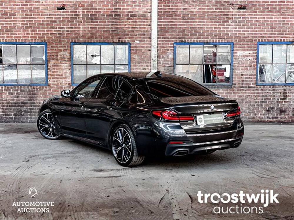 BMW 530d M-Pakket High Executive 5-serie -Orig. NL- Facelift 286pk 2021, K-747-SL -Fabrieksgarantie-