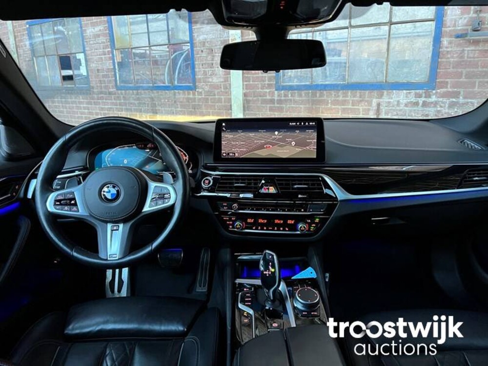 BMW 530d M-Pakket High Executive 5-serie -Orig. NL- Facelift 286pk 2021, K-747-SL -Fabrieksgarantie-
