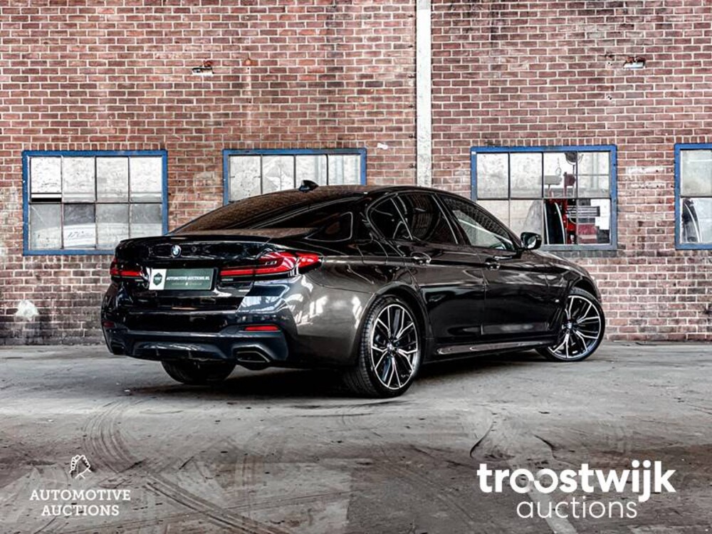 BMW 530d M-Pakket High Executive 5-serie -Orig. NL- Facelift 286pk 2021, K-747-SL -Fabrieksgarantie-
