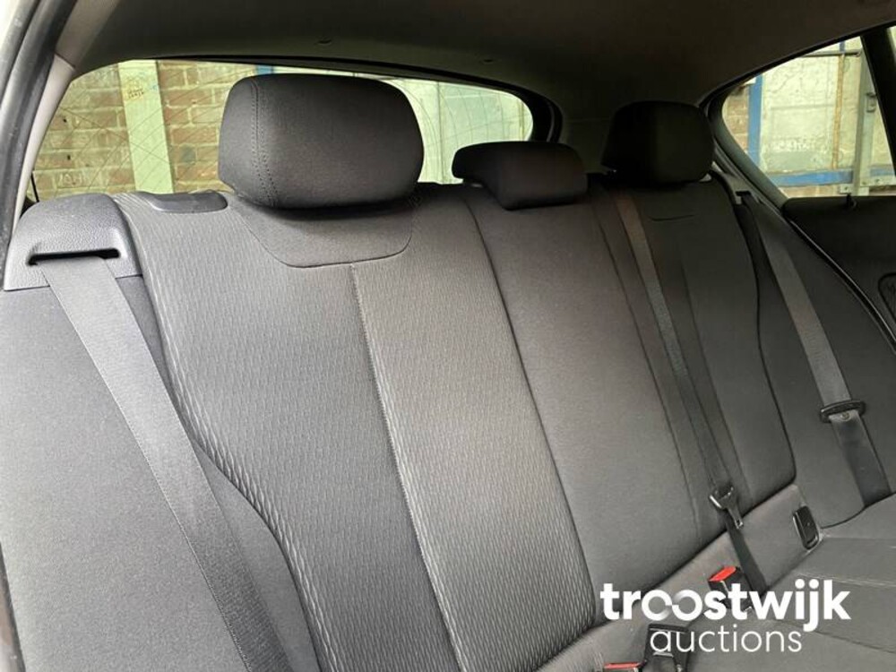 BMW 116d Business+ Auto