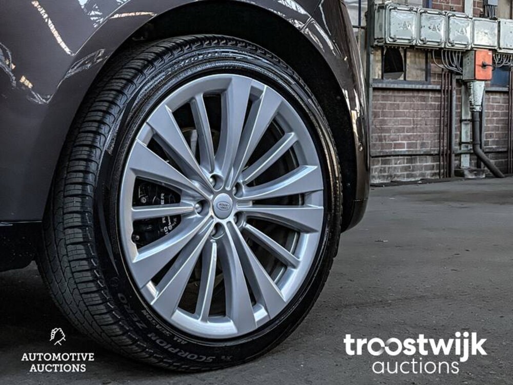 Land Rover Range Rover D350 First Edition Auto