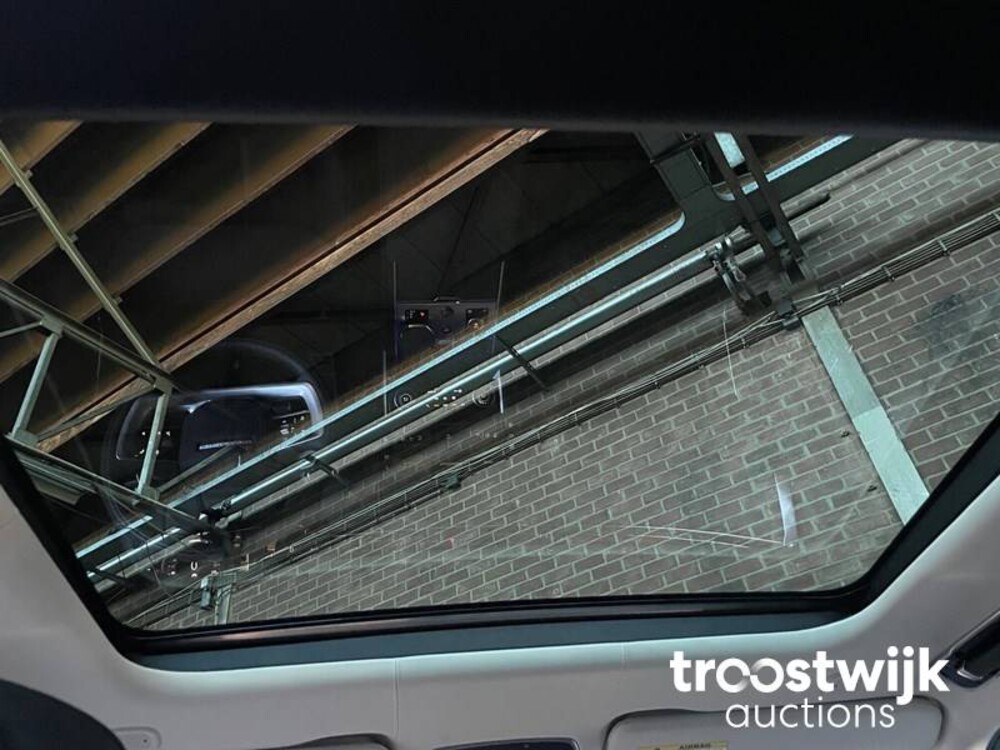 Land Rover Range Rover D350 First Edition Auto